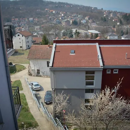 Nikolina Apartment *