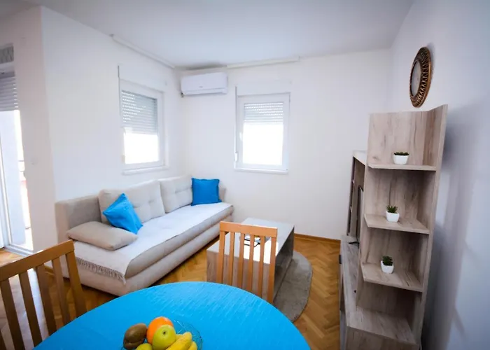 아파트 Nikolina *