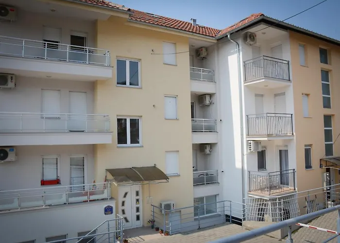 아파트 Nikolina *